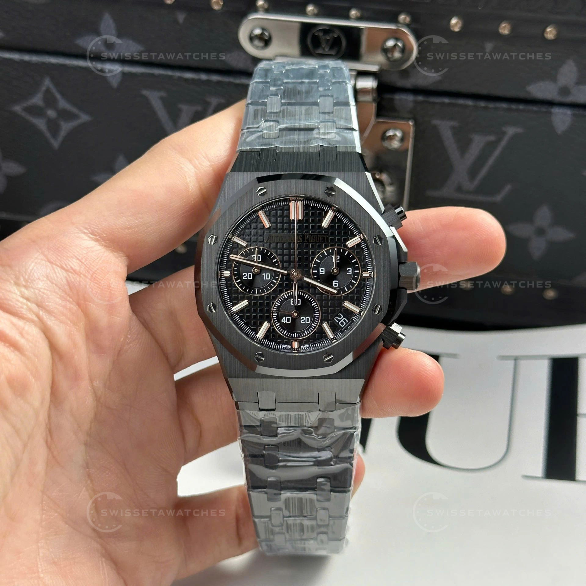 Audemars-Piguet-Royal-Oak-26240CE-New-2025-41mm-eta-saat (3)