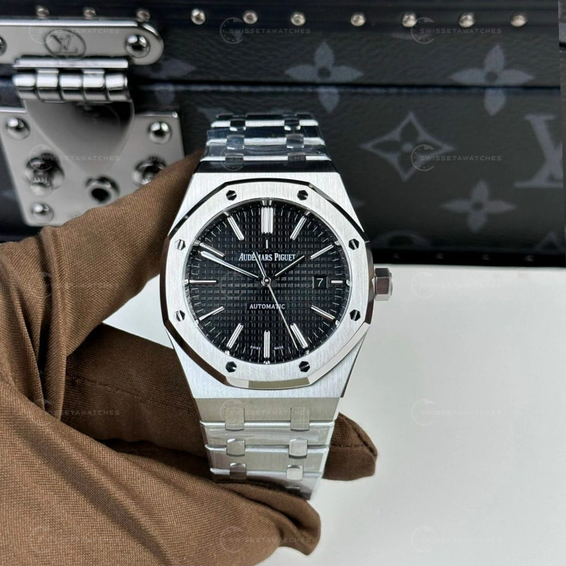Audemars-Piguet-Royal-Oak-15400ST-Black-Dial-eta-saat-swissetawatches-clone (2)