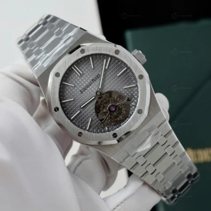 Audemars Piguet Royal Oak Tourbillon clone saat – gri kadran, aktif tourbillon mekanizma, metal örgü bilezik, 41mm şık tasarım.