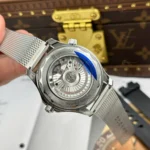 Omega Seamaster Diver 300M Super Clone saat – gri kadran, 42mm çelik kasa, seramik bezel, siyah kauçuk kordon ve VS Factory üretimi.